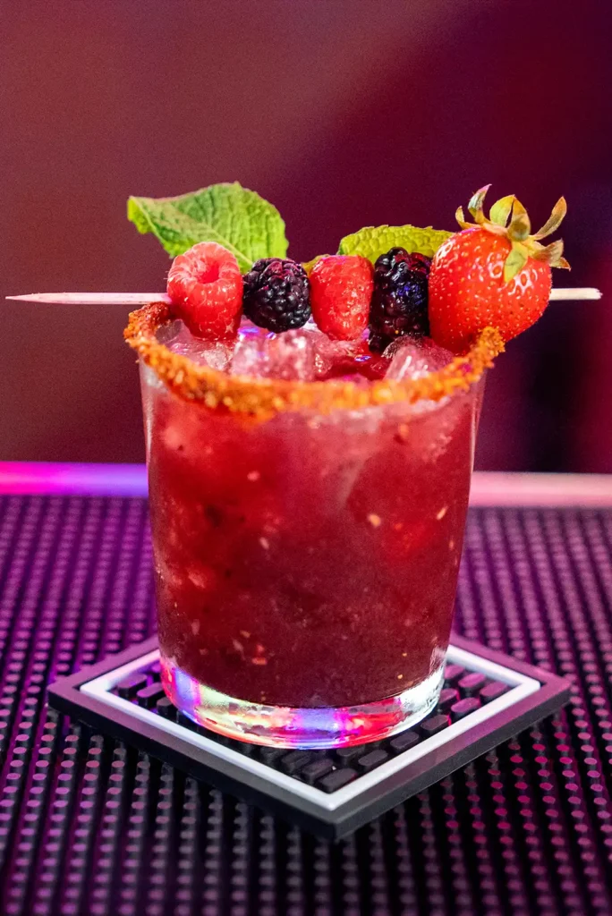 Siete de Copas Mixología Mezcalita de Frutos Rojos