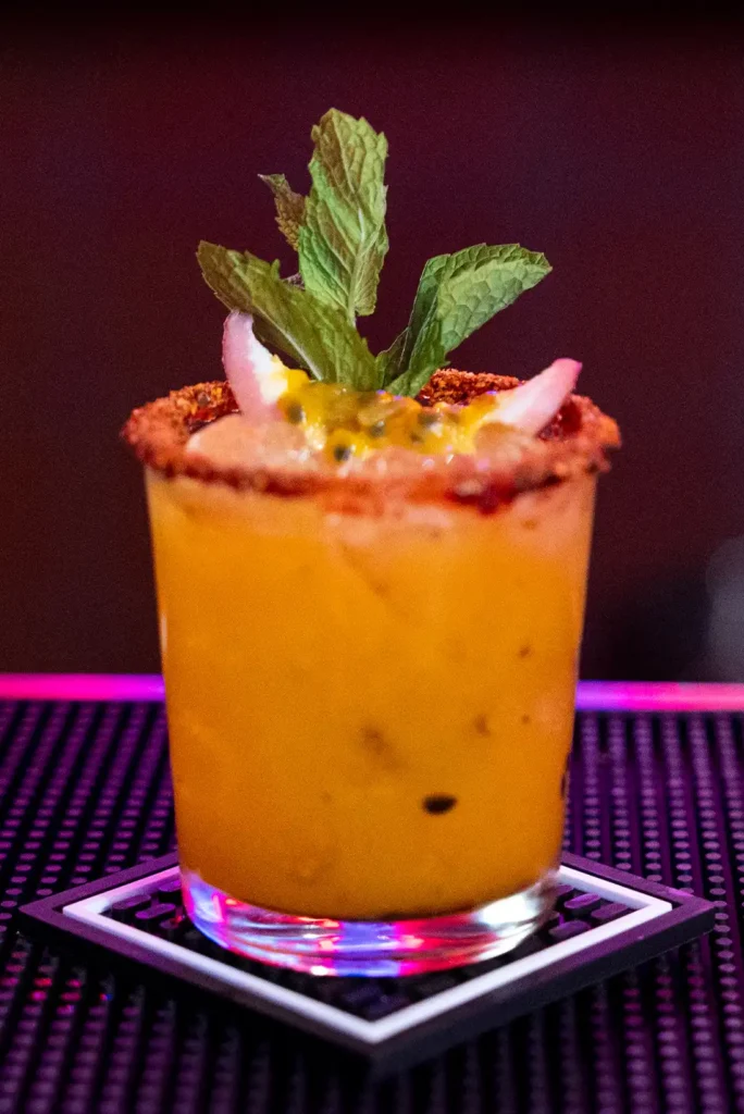 Siete de Copas Mixología Mezcalita de Maracuya