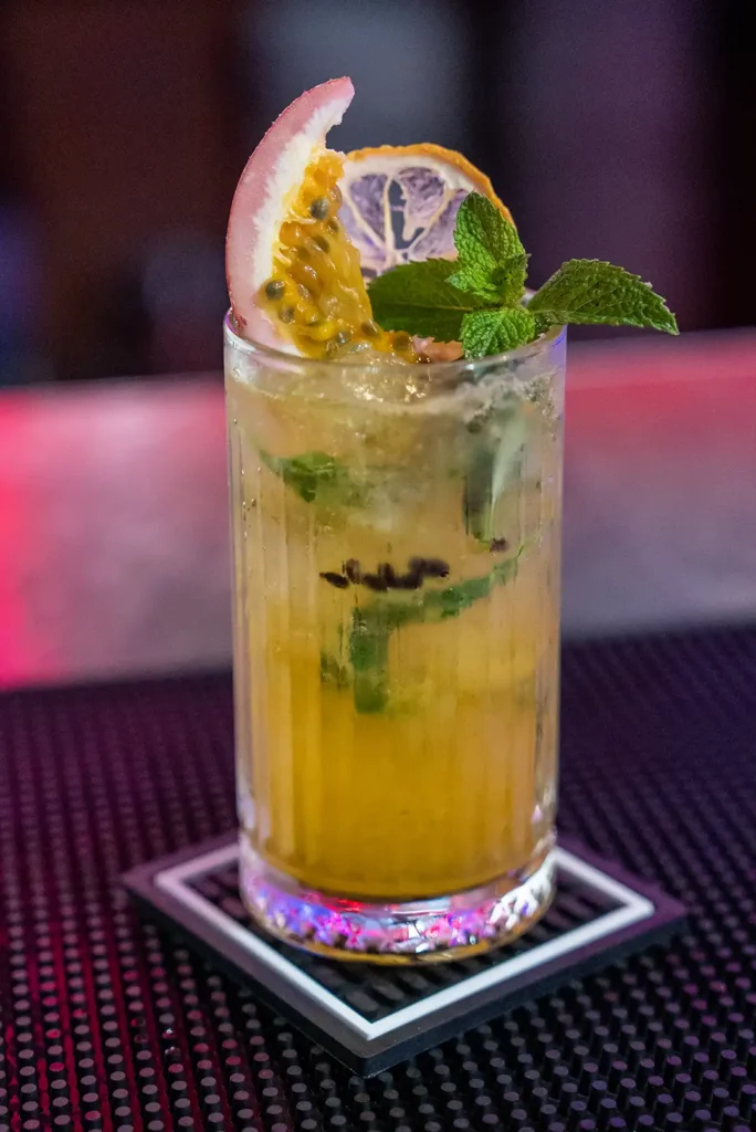 Siete de Copas Mixología Mojito de Maracuya